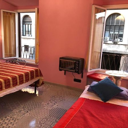S.P.T. Bed & Breakfast Rome Extérieur photo