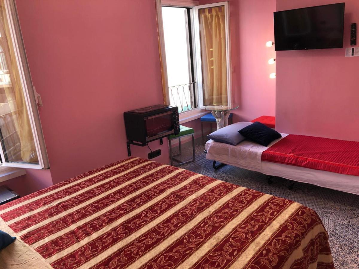 S.P.T. Bed & Breakfast Rome Extérieur photo